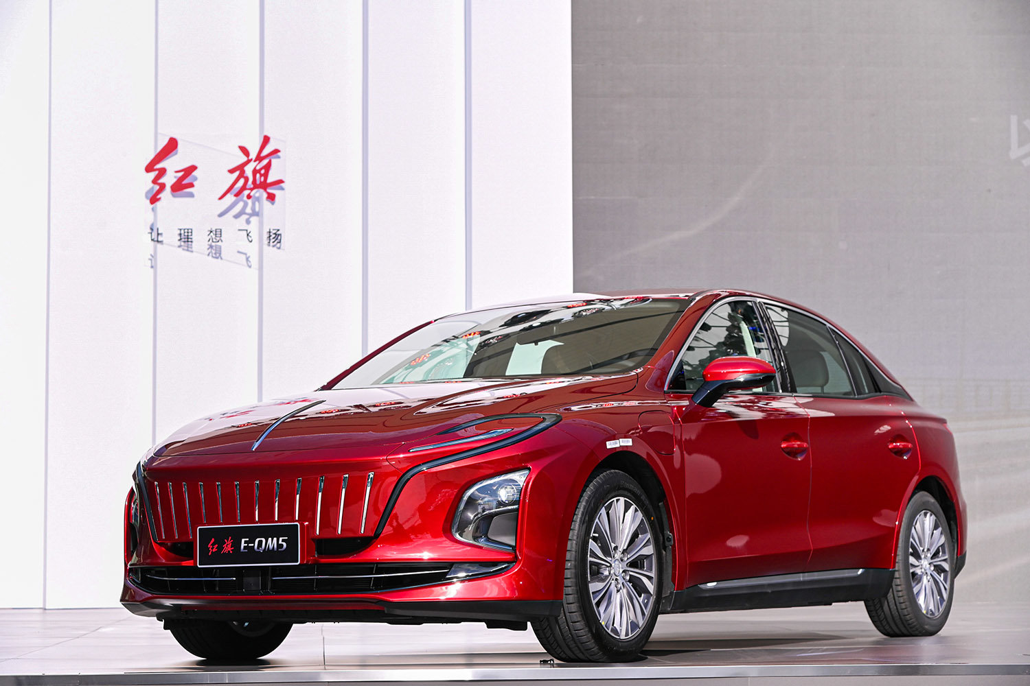 紅旗E-QM5 560KM PLUS正式上市，售價19.98萬元